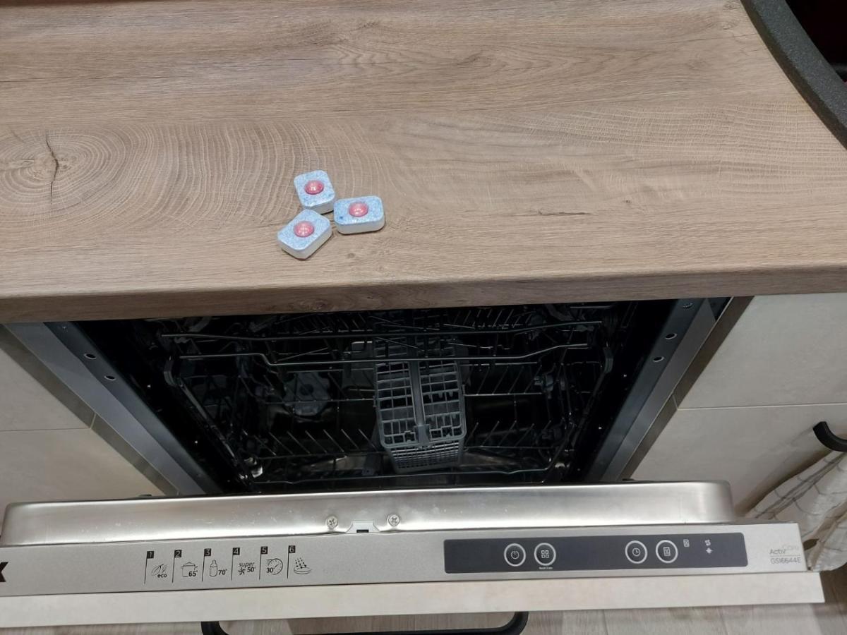 Kat Apartman Apartment ซูโบติกา ภายนอก รูปภาพ